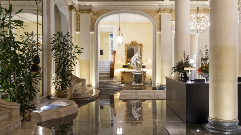 Grand Hotel des Palmes Palermo entrance foyer