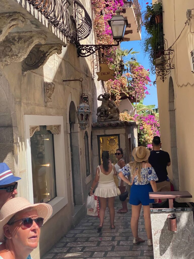 Boutique shops in Taormina